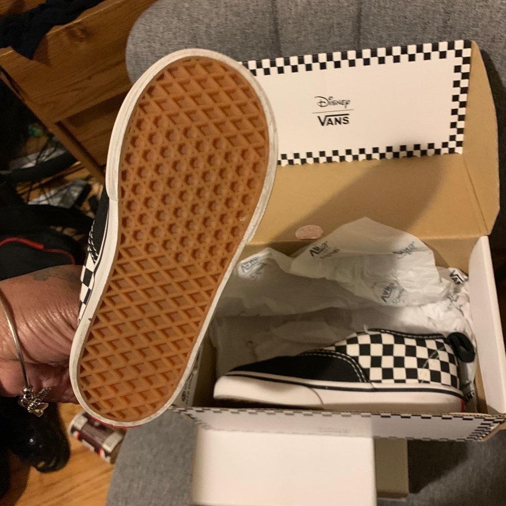 Shoes - Picture 3 of 4